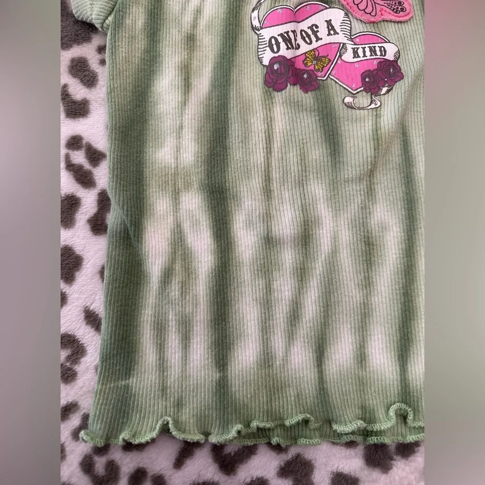 The Children’s Place Tie Dye One Of A Kind Graphic Tee in Green Size 18 Months